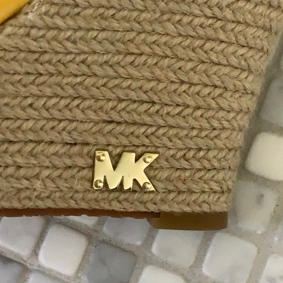 Michael Kors shoes - Picture 5 of 7